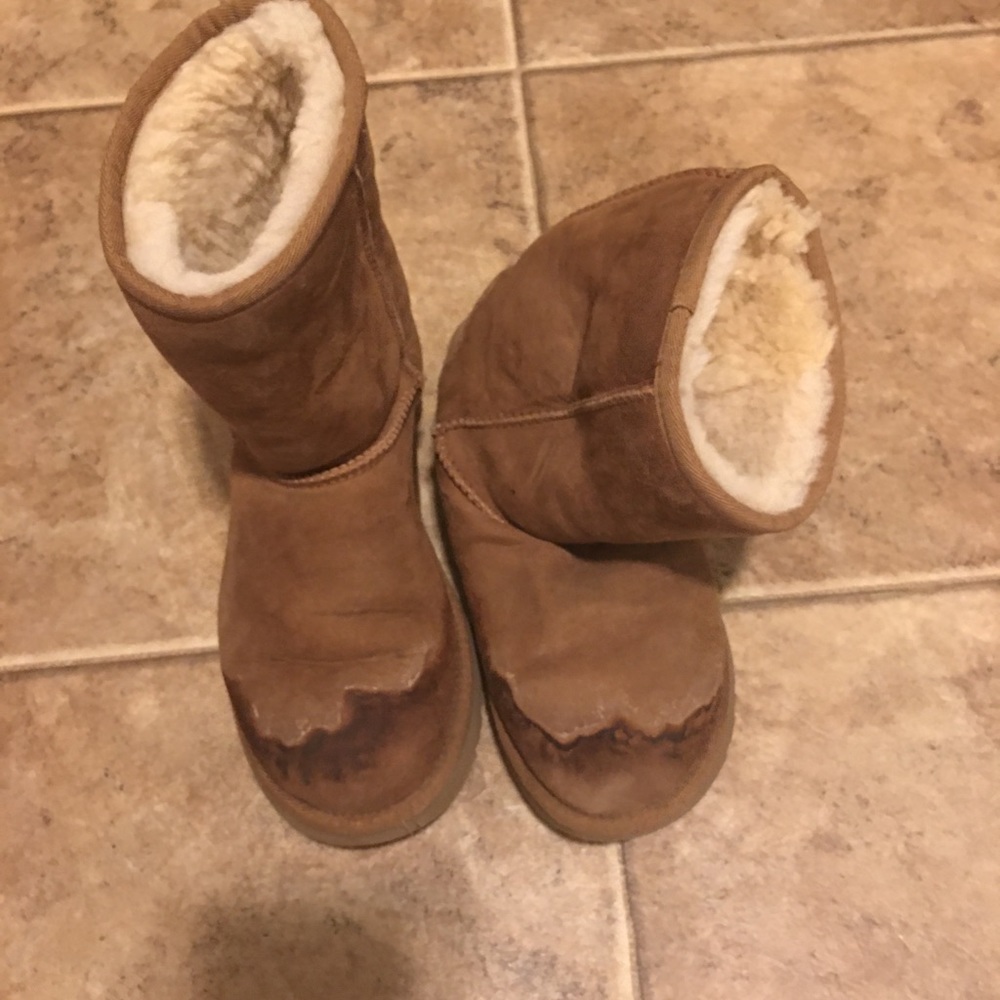 ugg - Picture 2 of 2